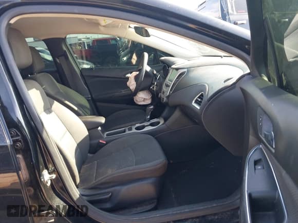 ✅ 2018 Chevrolet Cruze LS • VIN: 1G1BC5SM8J7135435 • Lot: 42811499. Listed on IAAI with 116,382 mi. Free auction sales archive from the USA and detailed vehicle history report at DreamBid. Image 5.