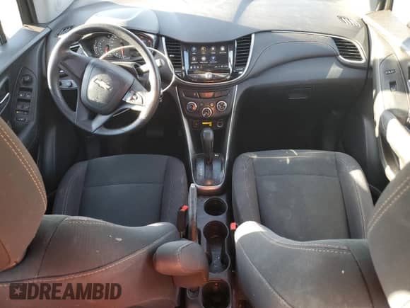 2018 Chevrolet Trax LS с VIN 3GNCJKSB0JL337459, выставлен на аукционе Copart как лот 86458885 с пробегом 84 201 миль миль и Списание • Salvage title. История ставок и продаж доступна на DreamBid. Изображение 8.