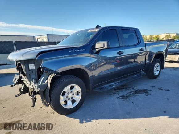 ✅ 2020 Chevrolet Silverado 1500 Custom • VIN: 3GCPYBEH9LG356433 • Лот: 90906535. Опубликован ранее на Copart с пробегом 191 171 миль. Бесплатный доступ к архиву аукционных продаж из США и подробный отчёт об истории автомобиля на DreamBid. Изображение 1.