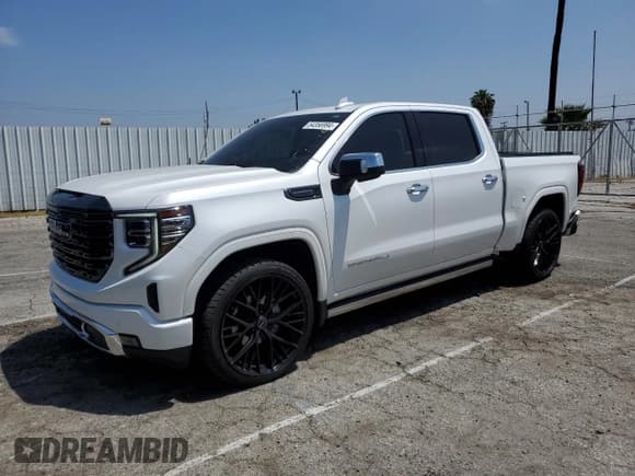 ✅ 2022 GMC Sierra 1500 Denali Ultimate • VIN: 1GTUUHET0NZ645872 • Лот: 54356994. Опубликован ранее на Copart с пробегом 35 358 миль. Бесплатный доступ к архиву аукционных продаж из США и подробный отчёт об истории автомобиля на DreamBid. Изображение 1.