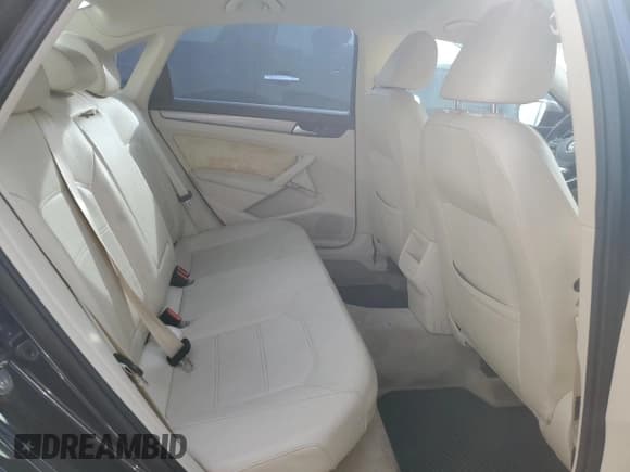 ✅ 2014 Volkswagen Passat Wolfsburg Edition • VIN: 1VWAT7A35EC115077 • Lot: 89393315. Listed on Copart with 107,092 mi. Free auction sales archive from the USA and detailed vehicle history report at DreamBid. Image 10.