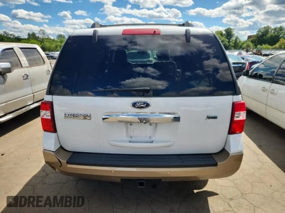 ✅ 2013 Ford Expedition XLT • VIN: 1FMJU1J57DEF47893 • Lot: 70182695. Listed on Copart with 121,192 mi. Free auction sales archive from the USA and detailed vehicle history report at DreamBid. Image 6.