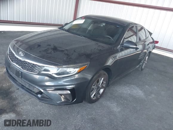 ✅ 2020 Kia Optima LX • VIN: 5XXGT4L3XLG390756 • Lot: 43419430. Wystawiony na IAAI z przebiegiem 93 136 mil. Bezpłatny archiwum sprzedaży aukcyjnych z USA i szczegółowy raport historii pojazdu na DreamBid. Zdjęcie 2.