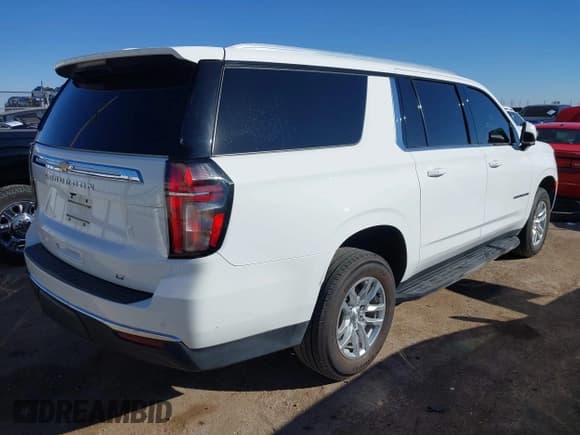 ✅ 2021 Chevrolet Suburban LT • VIN: 1GNSKCKD7MR363487 • Lot: 41669481. Wystawiony na IAAI z przebiegiem 89 484 mil. Bezpłatny archiwum sprzedaży aukcyjnych z USA i szczegółowy raport historii pojazdu na DreamBid. Zdjęcie 4.