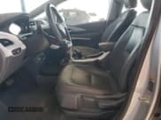 ✅ 2017 Chevrolet Bolt EV Premier • VIN: 1G1FX6S06H4189367 • Lot: 70725744. Wystawiony na Copart z przebiegiem 28 687 mil. Bezpłatny archiwum sprzedaży aukcyjnych z USA i szczegółowy raport historii pojazdu na DreamBid. Zdjęcie 7.