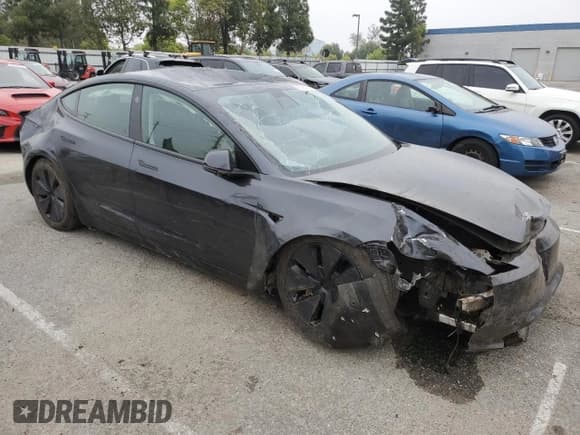 ✅ 2024 Tesla Model 3 • VIN: 5YJ3E1EA7RF735160 • Lot: 53286035. Wystawiony na Copart z przebiegiem 4 401 mil. Bezpłatny archiwum sprzedaży aukcyjnych z USA i szczegółowy raport historii pojazdu na DreamBid. Zdjęcie 4.