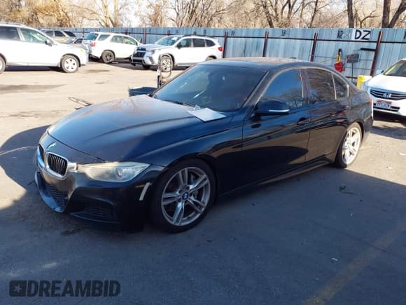 ✅ 2013 BMW 3 Series 335i • VIN: WBA3A9C57DF476123 • Lot: 43800516. Listed on IAAI with 217,075 mi. Free auction sales archive from the USA and detailed vehicle history report at DreamBid. Image 17.