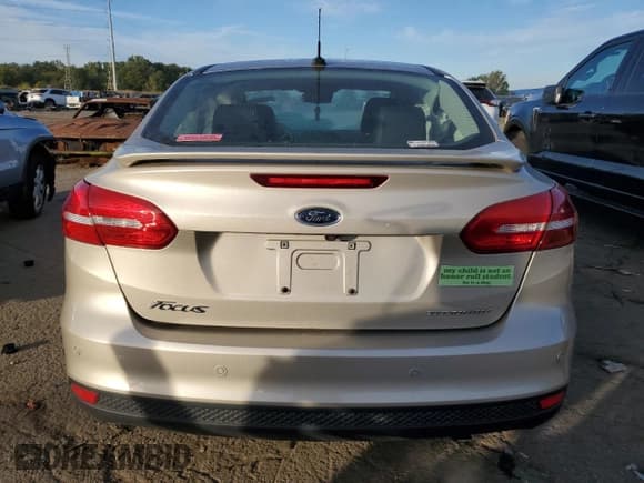 ✅ 2017 Ford Focus Titanium • VIN: 1FADP3J24HL260352 • Lot: 84356405. Wystawiony na Copart z przebiegiem 31 969 mil. Bezpłatny archiwum sprzedaży aukcyjnych z USA i szczegółowy raport historii pojazdu na DreamBid. Zdjęcie 6.