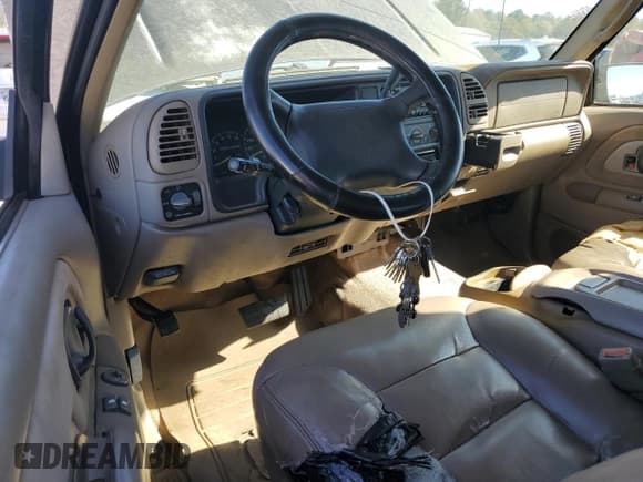 ✅ 1997 Chevrolet Silverado 1500 • VIN: 2GCEK19R1V1286850 • Lot: 92199055. Wystawiony na Copart z przebiegiem 534 782 mil. Bezpłatny archiwum sprzedaży aukcyjnych z USA i szczegółowy raport historii pojazdu na DreamBid. Zdjęcie 8.