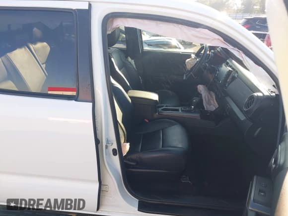 ✅ 2023 Toyota Tacoma SR • VIN: 3TMCZ5AN5PM558010 • Лот: 43358292. Опубликован ранее на IAAI с пробегом 26 117 миль. Бесплатный доступ к архиву аукционных продаж из США и подробный отчёт об истории автомобиля на DreamBid. Изображение 5.