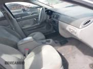 ✅ 2001 Ford Taurus LX • VIN: 1FAFP52U11G202752 • Лот: 43032357. Опубликован ранее на IAAI с пробегом 140 729 миль. Бесплатный доступ к архиву аукционных продаж из США и подробный отчёт об истории автомобиля на DreamBid. Изображение 5.