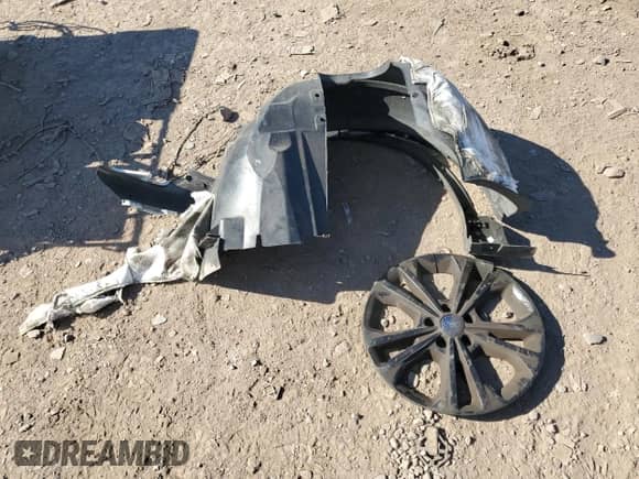 2018 Ford Escape SE z VIN 1FMCU9GD6JUA15204, wystawiony jako Copart lot #70722475 z przebiegiem 116 486 mil mil oraz Szkoda całkowita • Salvage title. Historia ofert i sprzedaży dostępna na DreamBid. Obrazek 13.