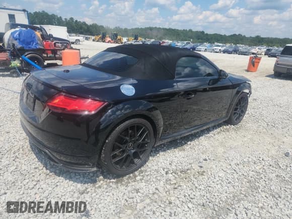 ✅ 2016 Audi TT 2.0T • VIN: TRUT5CFV6G1021903 • Лот: 69013645. Опубликован ранее на Copart с пробегом 67 793 миль. Бесплатный доступ к архиву аукционных продаж из США и подробный отчёт об истории автомобиля на DreamBid. Изображение 3.