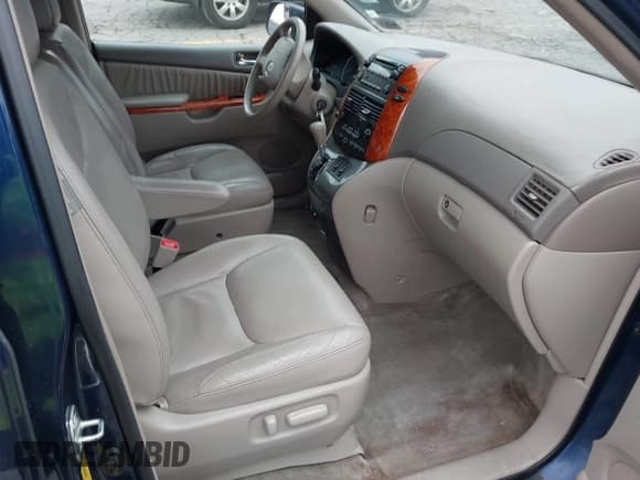 ✅ 2006 Toyota Sienna XLE • VIN: 5TDZA22C86S415449 • Lot: 43560250. Wystawiony na IAAI z przebiegiem 99 193 mil. Bezpłatny archiwum sprzedaży aukcyjnych z USA i szczegółowy raport historii pojazdu na DreamBid. Zdjęcie 5.