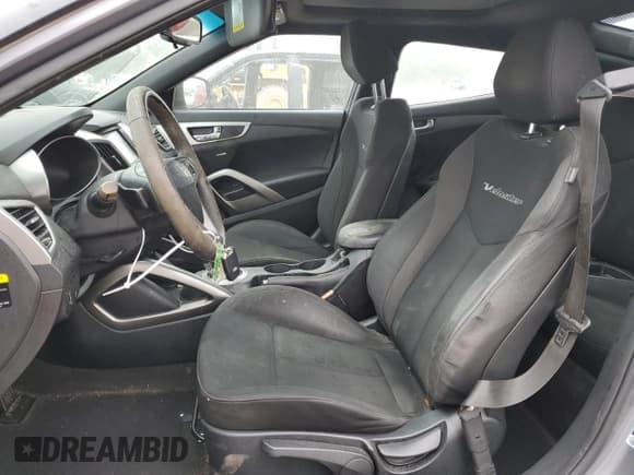 ✅ 2017 Hyundai Veloster • VIN: KMHTC6AD0HU321013 • Lot: 86071034. Wystawiony na Copart z przebiegiem 84 184 mil. Bezpłatny archiwum sprzedaży aukcyjnych z USA i szczegółowy raport historii pojazdu na DreamBid. Zdjęcie 7.