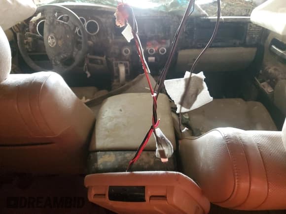 ✅ 2008 Toyota Sequoia Platinum • VIN: 5TDZY67A48S014297 • Lot: 65931634. Wystawiony na Copart z przebiegiem Nie podano. Bezpłatny archiwum sprzedaży aukcyjnych z USA i szczegółowy raport historii pojazdu na DreamBid. Zdjęcie 8.