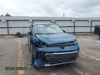 ✅ 2025 Volkswagen Taos S • VIN: 3VV5C7B21SM059984 • Лот: 43325222. Опубликован ранее на IAAI с пробегом 4 033 миль. Бесплатный доступ к архиву аукционных продаж из США и подробный отчёт об истории автомобиля на DreamBid. Изображение 1.