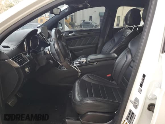 ✅ 2016 Mercedes-Benz GLE 63 S AMG • VIN: 4JGED7FB6GA034617 • Lot: 82073735. Wystawiony na Copart z przebiegiem 95 919 mil. Bezpłatny archiwum sprzedaży aukcyjnych z USA i szczegółowy raport historii pojazdu na DreamBid. Zdjęcie 7.