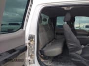 ✅ 2018 Ford F-250 XL • VIN: 1FT7X2B6XJEB92345 • Lot: 43143359. Wystawiony na IAAI z przebiegiem 140 921 mil. Bezpłatny archiwum sprzedaży aukcyjnych z USA i szczegółowy raport historii pojazdu na DreamBid. Zdjęcie 8.