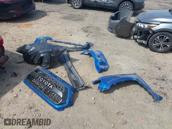 ✅ 2017 Toyota Tacoma SR5 • VIN: 5TFCZ5AN4HX065947 • Lot: 42017419. Listed on IAAI with Not provided. Free auction sales archive from the USA and detailed vehicle history report at DreamBid. Image 12.