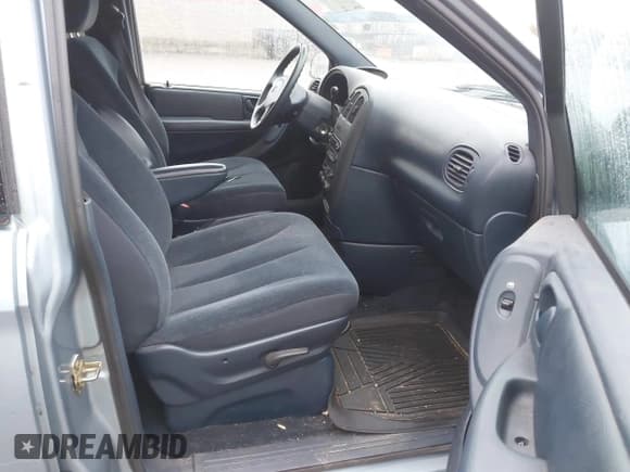 ✅ 2003 Dodge Caravan Sport • VIN: 2D4GP44333R251498 • Lot: 43648414. Wystawiony na IAAI z przebiegiem 106 996 mil. Bezpłatny archiwum sprzedaży aukcyjnych z USA i szczegółowy raport historii pojazdu na DreamBid. Zdjęcie 5.