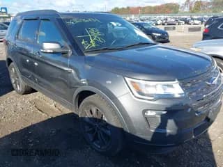 ✅ 2018 Ford Explorer XLT • VIN: 1FM5K8DH5JGC89251 • Lot: 43636131. Wystawiony na IAAI z przebiegiem 60 648 mil. Bezpłatny archiwum sprzedaży aukcyjnych z USA i szczegółowy raport historii pojazdu na DreamBid. Zdjęcie 1.