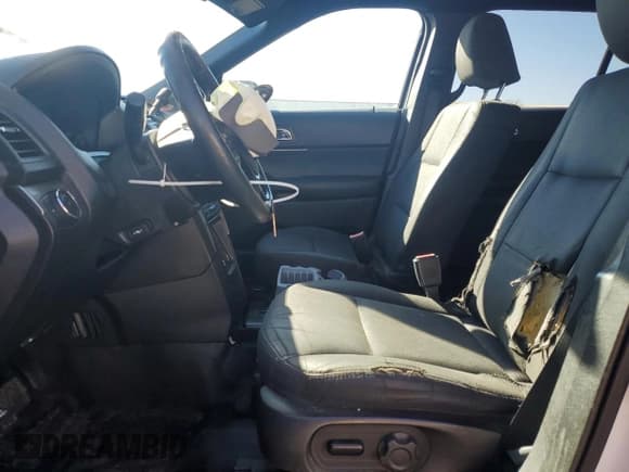 ✅ 2018 Ford Police Interceptor Utility • VIN: 1FM5K8AR4JGC74074 • Lot: 82762135. Wystawiony na Copart z przebiegiem 44 251 mil. Bezpłatny archiwum sprzedaży aukcyjnych z USA i szczegółowy raport historii pojazdu na DreamBid. Zdjęcie 7.