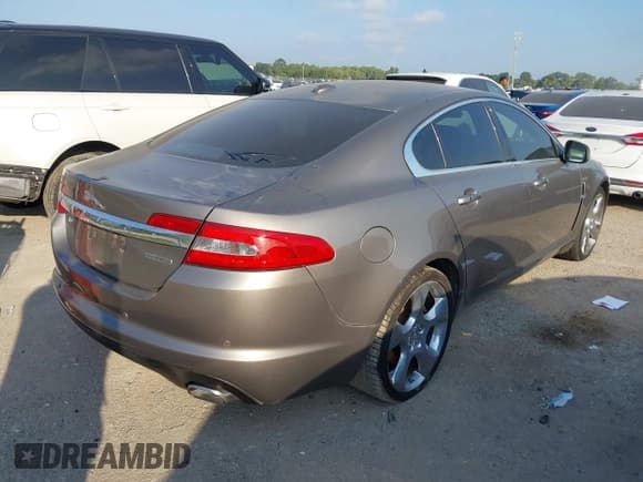 ✅ 2009 Jaguar XF Supercharged • VIN: SAJWA07C691R31554 • Lot: 43412021. Wystawiony na IAAI z przebiegiem 109 485 mil. Bezpłatny archiwum sprzedaży aukcyjnych z USA i szczegółowy raport historii pojazdu na DreamBid. Zdjęcie 4.