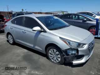 2019 Hyundai Accent SE z VIN 3KPC24A38KE059914, wystawiony jako Copart lot #64839653 z przebiegiem 46 119 mil mil oraz . Historia ofert i sprzedaży dostępna na DreamBid. Obrazek 4.
