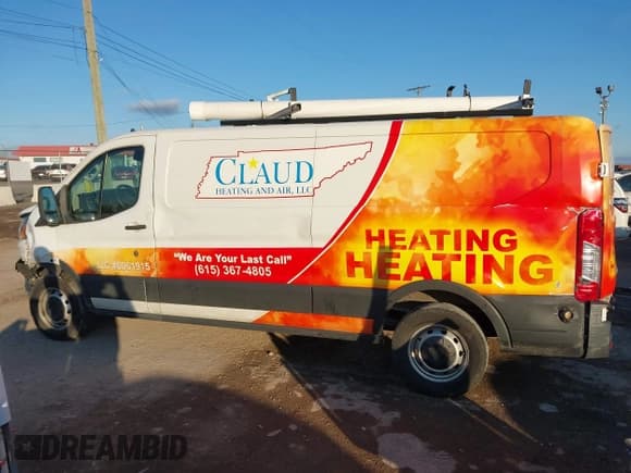 ✅ 2020 Ford Transit Cargo • VIN: 1FTBR1Y88LKA06393 • Lot: 41283124. Wystawiony na IAAI z przebiegiem 229 589 mil. Bezpłatny archiwum sprzedaży aukcyjnych z USA i szczegółowy raport historii pojazdu na DreamBid. Zdjęcie 14.