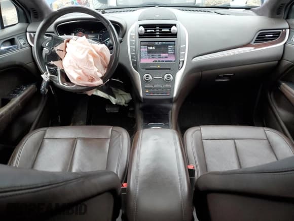 ✅ 2015 Lincoln MKZ • VIN: 5LMTJ1BH9FUJ38097 • Lot: 79472724. Wystawiony na Copart z przebiegiem 119 144 mil. Bezpłatny archiwum sprzedaży aukcyjnych z USA i szczegółowy raport historii pojazdu na DreamBid. Zdjęcie 8.