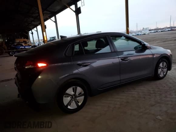 ✅ 2019 Hyundai Ioniq Blue • VIN: KMHC65LC9KU167639 • Lot: 42321465. Wystawiony na Copart z przebiegiem 218 097 mil. Bezpłatny archiwum sprzedaży aukcyjnych z USA i szczegółowy raport historii pojazdu na DreamBid. Zdjęcie 3.