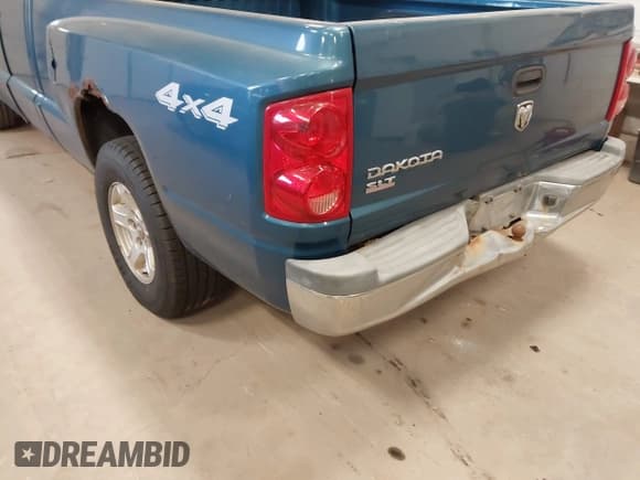 ✅ 2005 Dodge Dakota SLT • VIN: 1D7HW42KX5S195937 • Лот: 43635048. Опубликован ранее на IAAI с пробегом 157 666 миль. Бесплатный доступ к архиву аукционных продаж из США и подробный отчёт об истории автомобиля на DreamBid. Изображение 6.