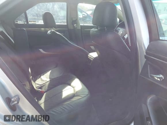 ✅ 2012 Cadillac CTS • VIN: 1G6DC5E52C0152413 • Lot: 43275319. Wystawiony na IAAI z przebiegiem 122 046 mil. Bezpłatny archiwum sprzedaży aukcyjnych z USA i szczegółowy raport historii pojazdu na DreamBid. Zdjęcie 8.