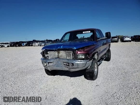 ✅ 2001 Dodge 2500 • VIN: 3B7KF23601G705218 • Lot: 90065155. Wystawiony na Copart z przebiegiem 194 948 mil. Bezpłatny archiwum sprzedaży aukcyjnych z USA i szczegółowy raport historii pojazdu na DreamBid. Zdjęcie 14.