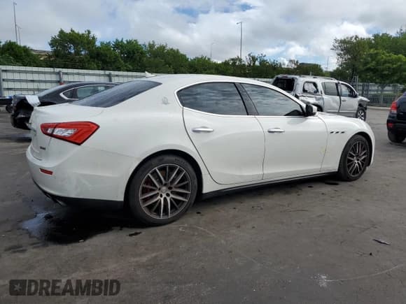 ✅ 2017 Maserati Ghibli S • VIN: ZAM57RSL7H1235932 • Лот: 80559245. Опубликован ранее на Copart с пробегом 34 067 миль. Бесплатный доступ к архиву аукционных продаж из США и подробный отчёт об истории автомобиля на DreamBid. Изображение 3.