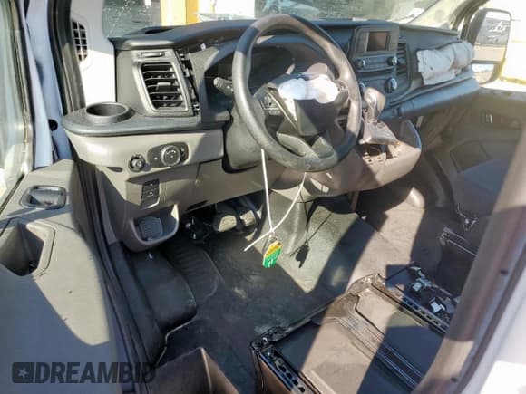 ✅ 2024 Ford Transit Cargo • VIN: 1FTBR1Y85RKA96160 • Lot: 84639715. Wystawiony na Copart z przebiegiem Nie podano. Bezpłatny archiwum sprzedaży aukcyjnych z USA i szczegółowy raport historii pojazdu na DreamBid. Zdjęcie 8.