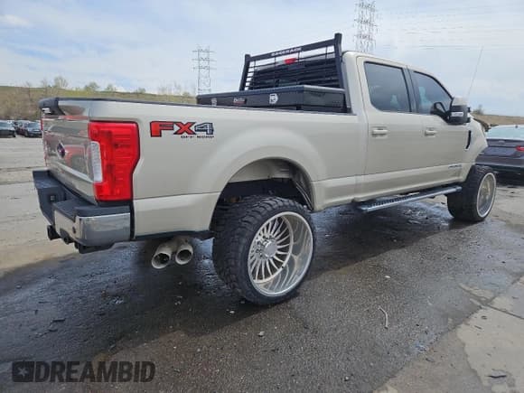 ✅ 2017 Ford F-350 Platinum • VIN: 1FT8W3BT2HEC01200 • Lot: 51653455. Listed on Copart with 94,440 mi. Free auction sales archive from the USA and detailed vehicle history report at DreamBid. Image 3.