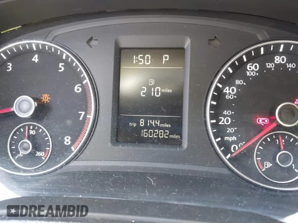 ✅ 2014 Volkswagen Passat S • VIN: 1VWAS7A35EC050329 • Лот: 43358511. Опубликован ранее на IAAI с пробегом 160 282 миль. Бесплатный доступ к архиву аукционных продаж из США и подробный отчёт об истории автомобиля на DreamBid. Изображение 7.