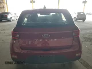 ✅ 2022 Hyundai Venue SE • VIN: KMHRB8A37NU140955 • Lot: 70903574. Wystawiony na Copart z przebiegiem 16 425 mil. Bezpłatny archiwum sprzedaży aukcyjnych z USA i szczegółowy raport historii pojazdu na DreamBid. Zdjęcie 6.