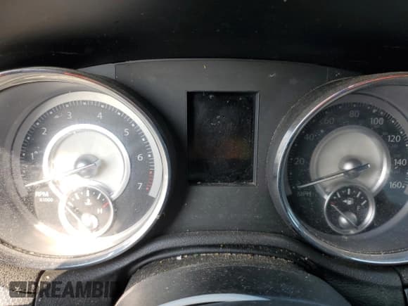 ✅ 2013 Chrysler 300 S • VIN: 2C3CCAGG4DH590058 • Lot: 60692885. Wystawiony na Copart z przebiegiem Nie podano. Bezpłatny archiwum sprzedaży aukcyjnych z USA i szczegółowy raport historii pojazdu na DreamBid. Zdjęcie 9.