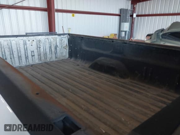 ✅ 2013 Chevrolet Silverado 2500HD Work Truck • VIN: 1GC0CVCG4DF146496 • Lot: 42040683. Wystawiony na IAAI z przebiegiem 297 517 mil. Bezpłatny archiwum sprzedaży aukcyjnych z USA i szczegółowy raport historii pojazdu na DreamBid. Zdjęcie 8.