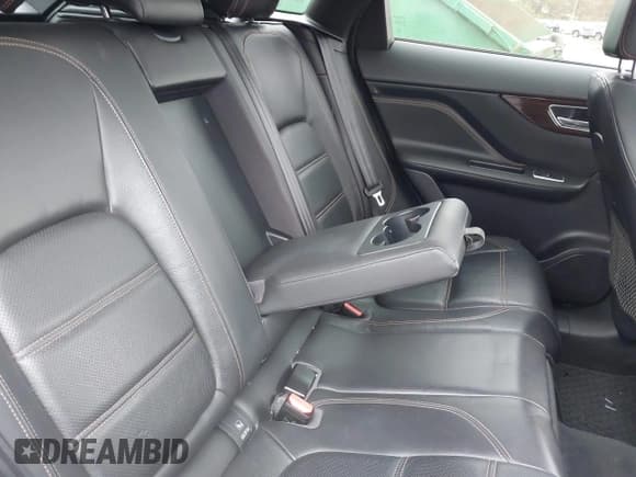 ✅ 2019 Jaguar F-Pace 25t Prestige • VIN: SADCK2FX6KA393687 • Lot: 43514438. Listed on IAAI with 78,744 mi. Free auction sales archive from the USA and detailed vehicle history report at DreamBid. Image 8.