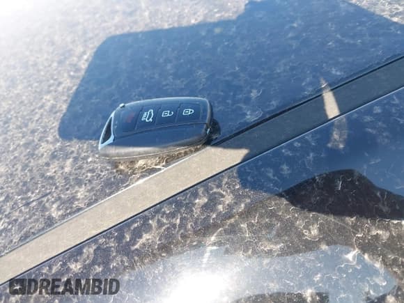 ✅ 2016 Hyundai Azera • VIN: KMHFG4JG5GA510143 • Лот: 41776450. Опубликован ранее на IAAI с пробегом Не указан. Бесплатный доступ к архиву аукционных продаж из США и подробный отчёт об истории автомобиля на DreamBid. Изображение 11.