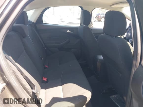 ✅ 2017 Ford Focus SE • VIN: 1FADP3F26HL308880 • Lot: 41991909. Listed on IAAI with 103,403 mi. Free auction sales archive from the USA and detailed vehicle history report at DreamBid. Image 8.
