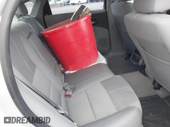 ✅ 2014 Chevrolet Impala LS • VIN: 1G11X5SL7EU113859 • Лот: 42172633. Опубликован ранее на IAAI с пробегом 183 646 миль. Бесплатный доступ к архиву аукционных продаж из США и подробный отчёт об истории автомобиля на DreamBid. Изображение 8.