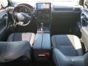 ✅ 2022 Lexus GX 460 • VIN: JTJKM7BX6N5309575 • Lot: 81279255. Wystawiony na Copart z przebiegiem 63 848 mil. Bezpłatny archiwum sprzedaży aukcyjnych z USA i szczegółowy raport historii pojazdu na DreamBid. Zdjęcie 8.