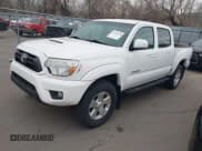 ✅ 2015 Toyota Tacoma • VIN: 3TMLU4EN2FM176180 • Lot: 41778149. Listed on IAAI with 104,059 mi. Free auction sales archive from the USA and detailed vehicle history report at DreamBid. Image 17.