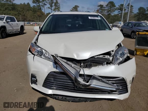 ✅ 2020 Toyota Sienna XLE Premium • VIN: 5TDYZ3DC6LS084776 • Lot: 93303175. Listed on Copart with 70,987 mi. Free auction sales archive from the USA and detailed vehicle history report at DreamBid. Image 5.