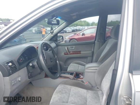 ✅ 2005 Kia Sorento LX • VIN: KNDJD733755392959 • Lot: 42736101. Listed on IAAI with 138,116 mi. Free auction sales archive from the USA and detailed vehicle history report at DreamBid. Image 5.